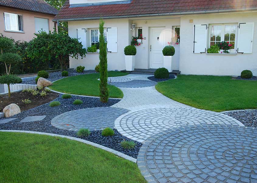 jardin: allée en pavée