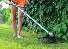 utiliser-une-debroussailleuse