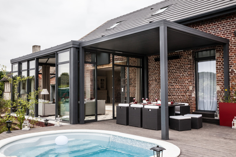 Une véranda ou une pergola : laquelle choisir ?